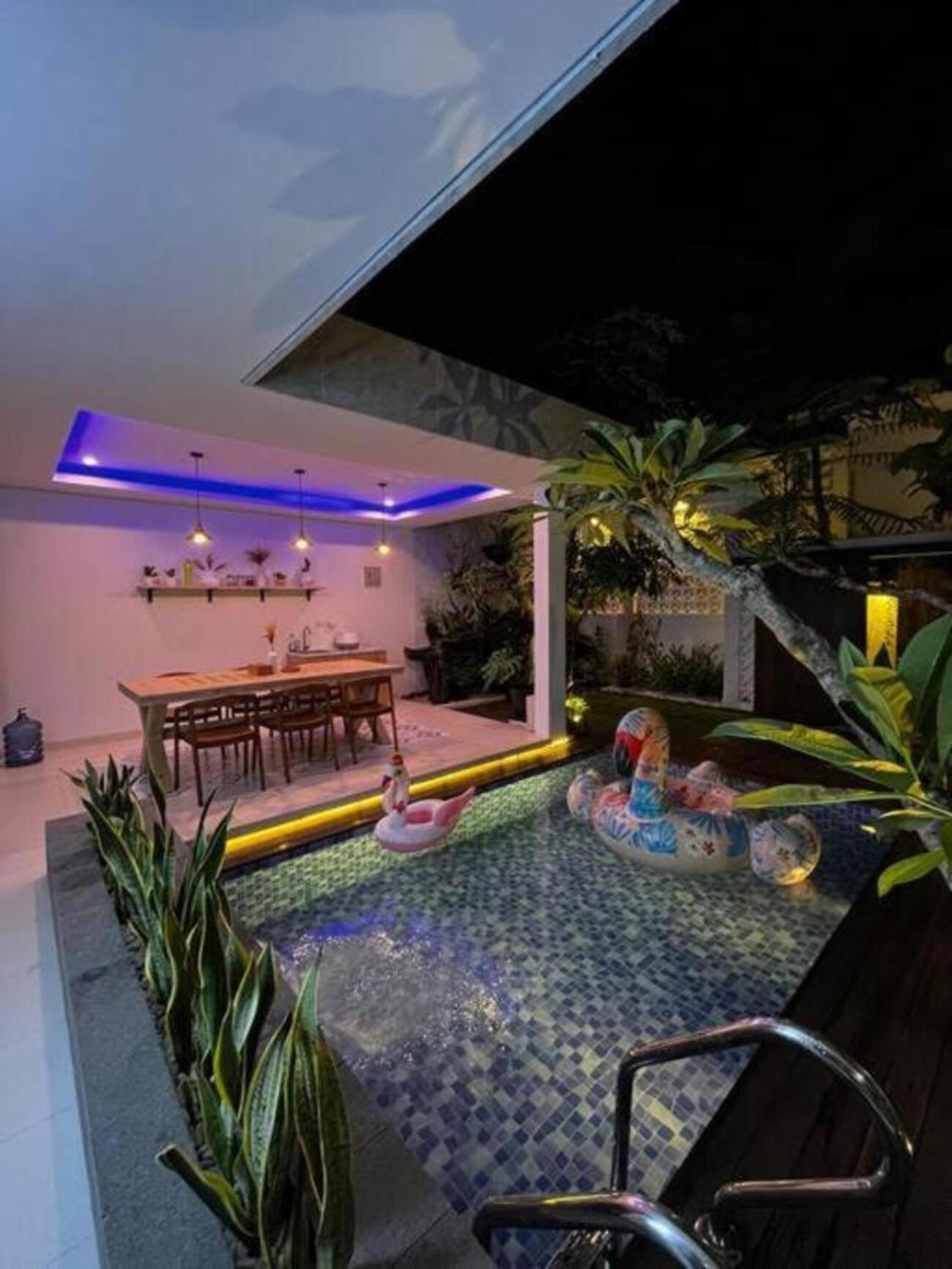 Sampai Titik Temu Villa